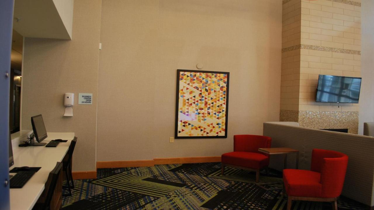 Holiday Inn Express & Suites Indianapolis North - Carmel By Ihg Exterior foto