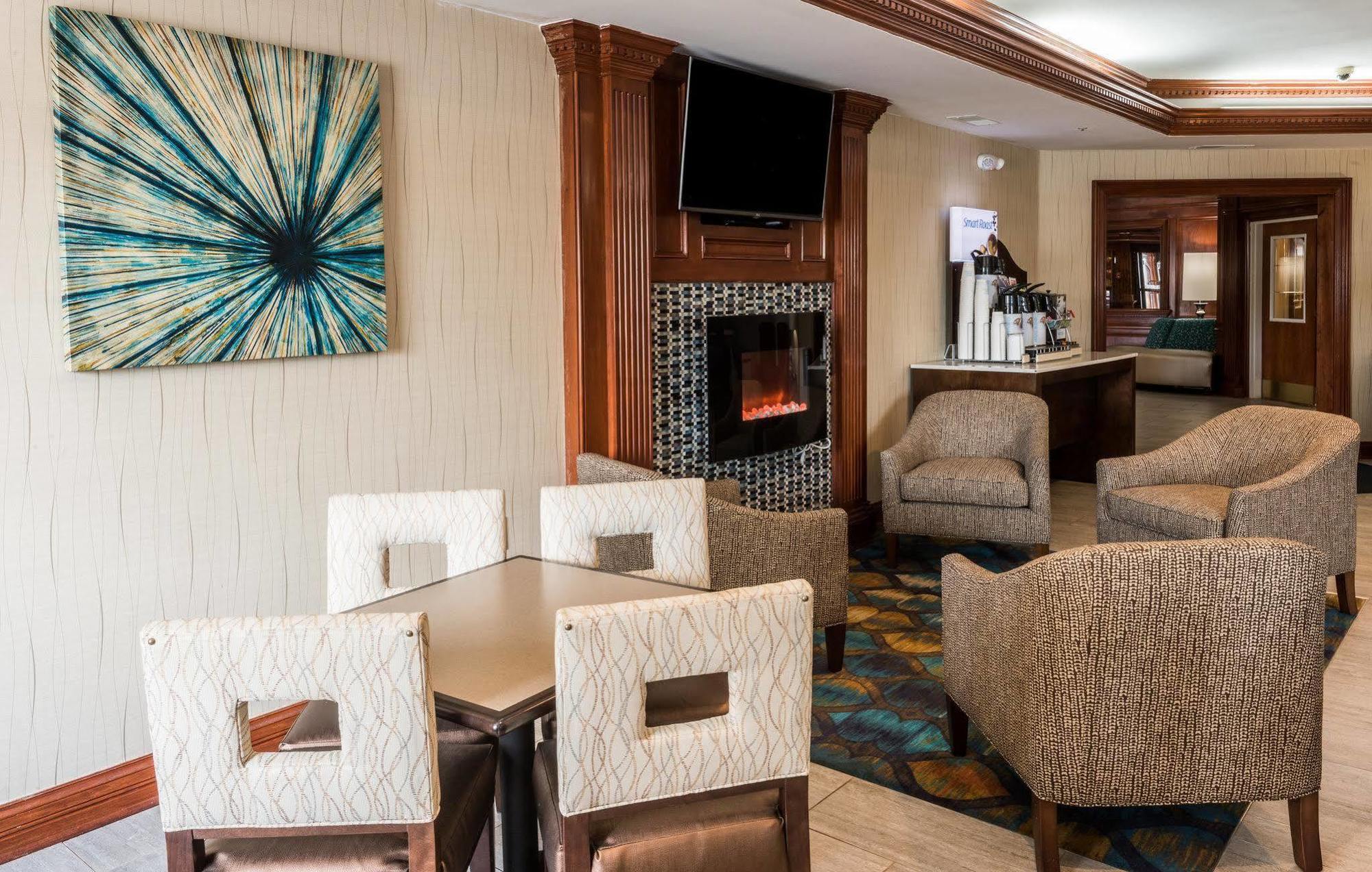 Holiday Inn Express & Suites Indianapolis North - Carmel By Ihg Exterior foto