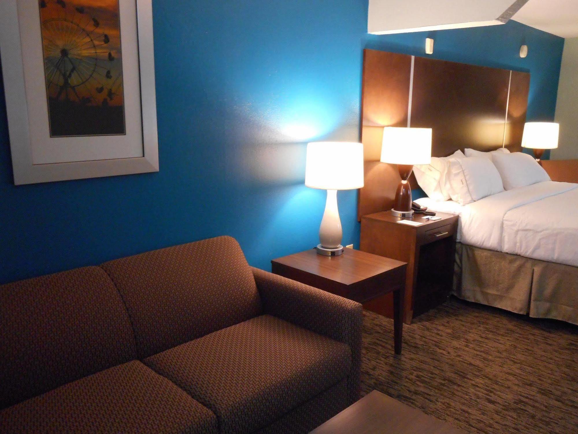 Holiday Inn Express & Suites Indianapolis North - Carmel By Ihg Exterior foto